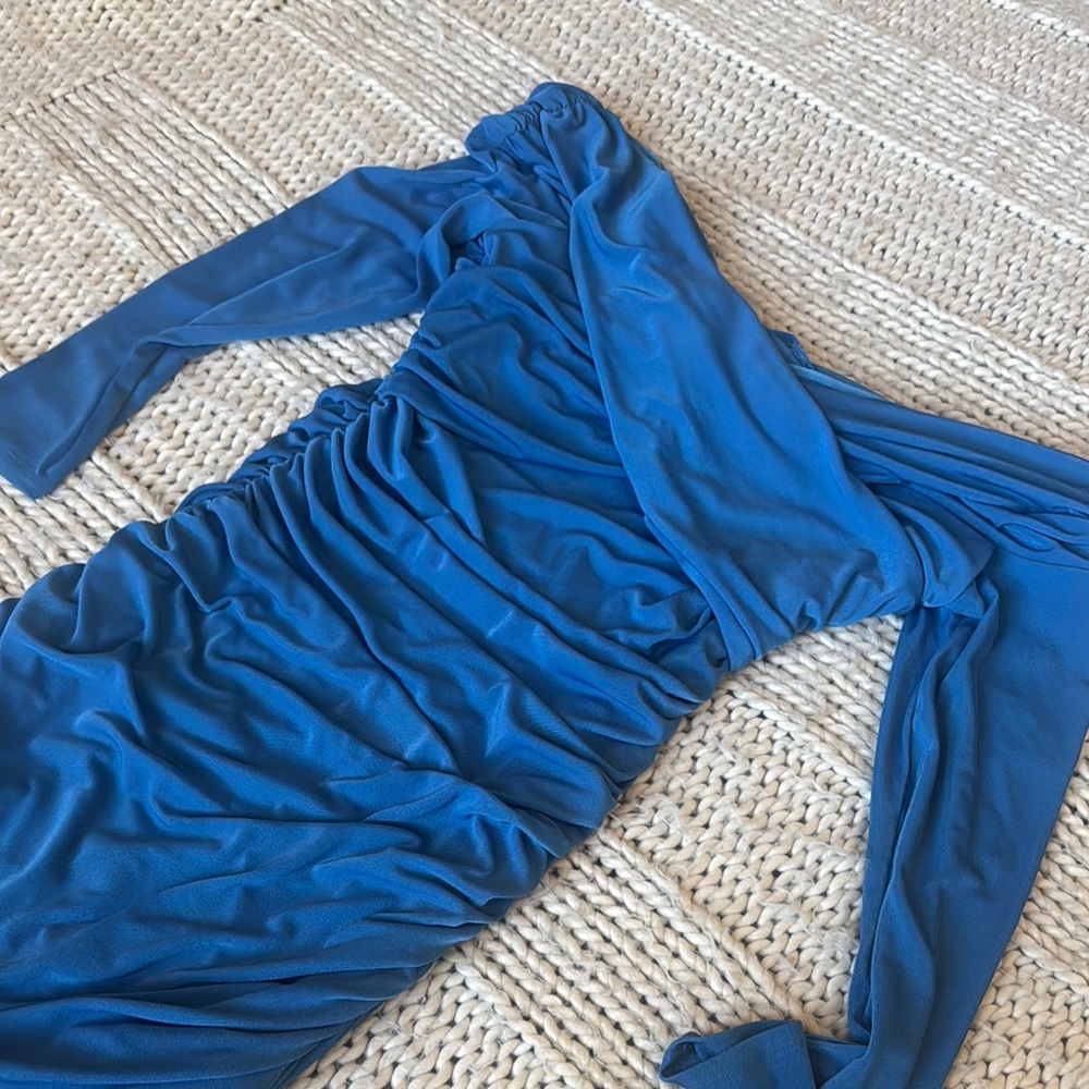 Blue Ruched Off-Shoulder Bodycon Dress - Picture 3 of 3